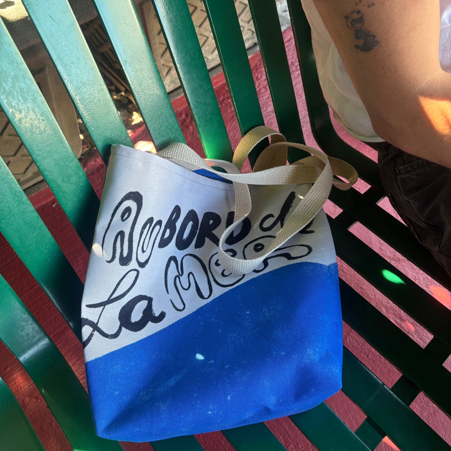 AUBORD DE LA MER TOTE