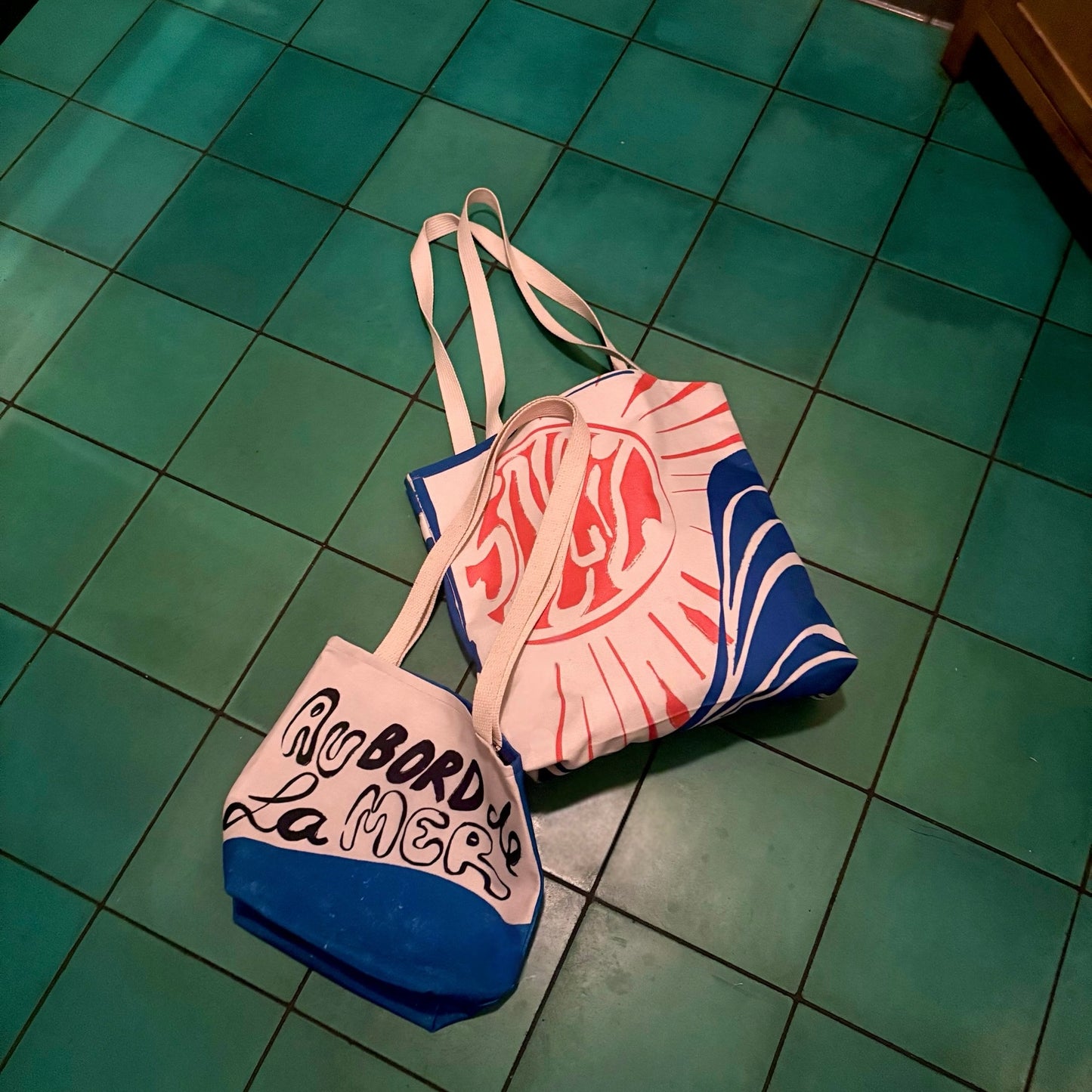 AUBORD DE LA MER TOTE